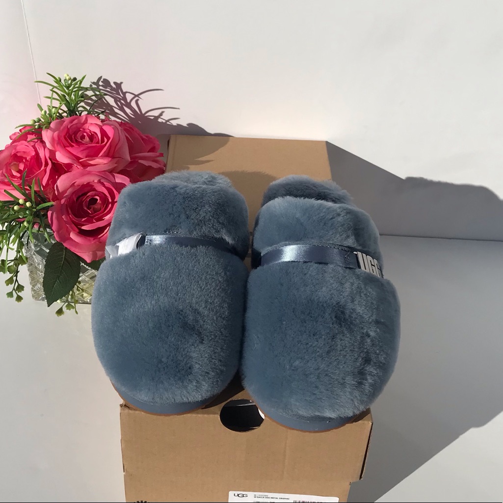 Ugg Dalla Ugg Metal Graphic